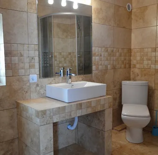 Danly بيت ضيافة كوستِنيست