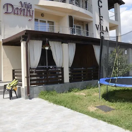 Vila Danly